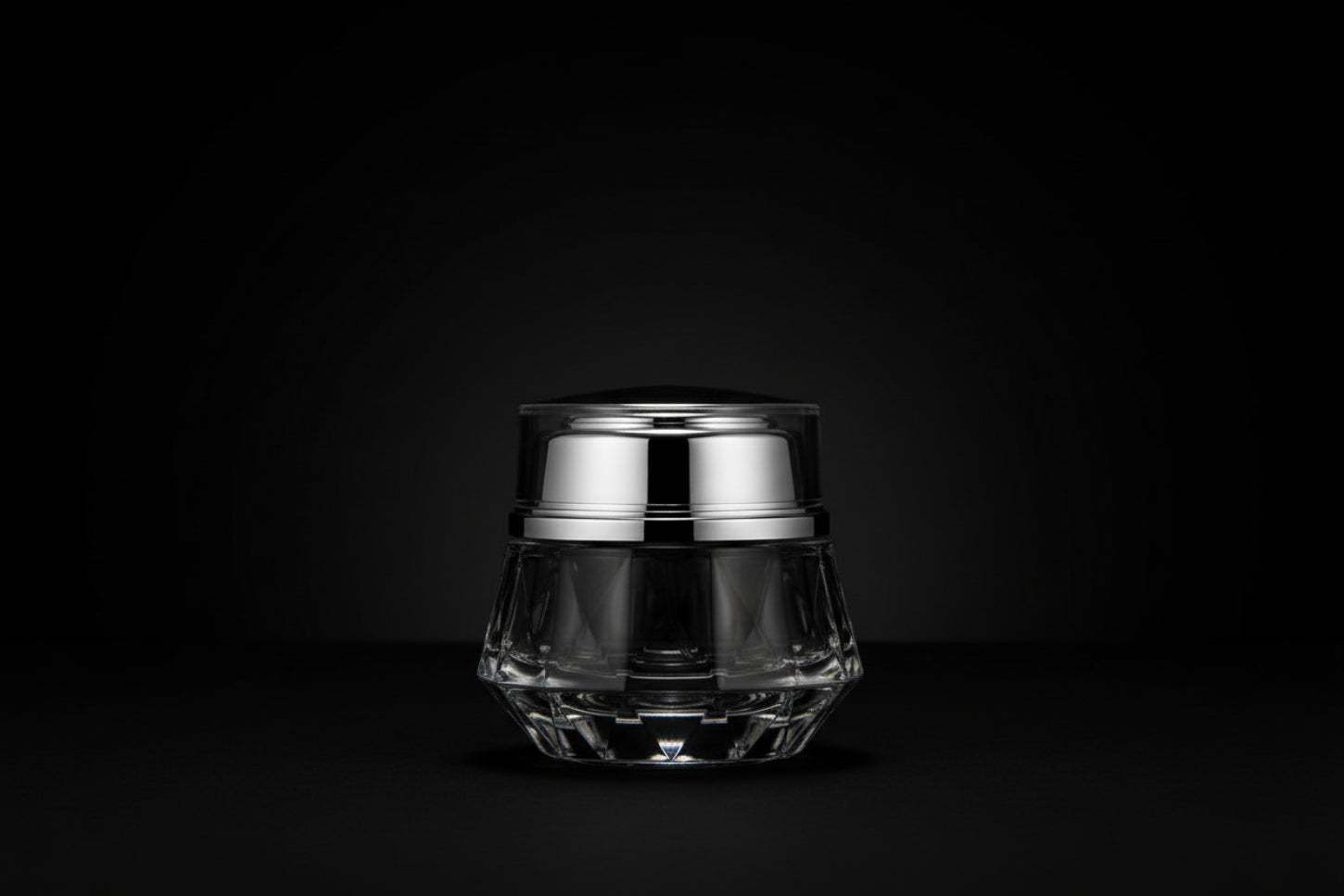 czarne tlo flakon perfum cos eleganckiego